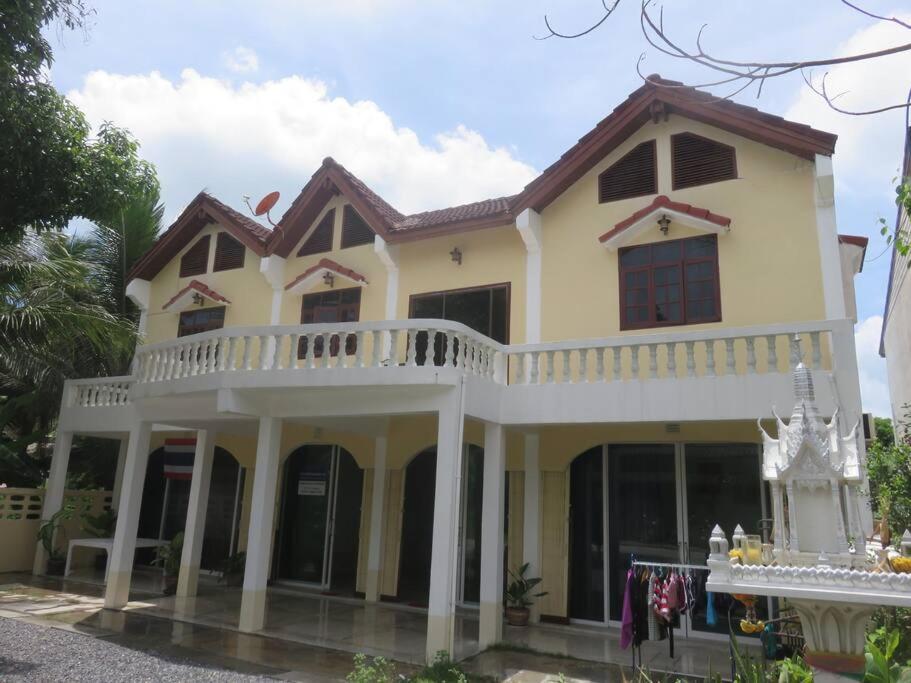 Private well priced Guesthouse available to rent – Koh Phangan